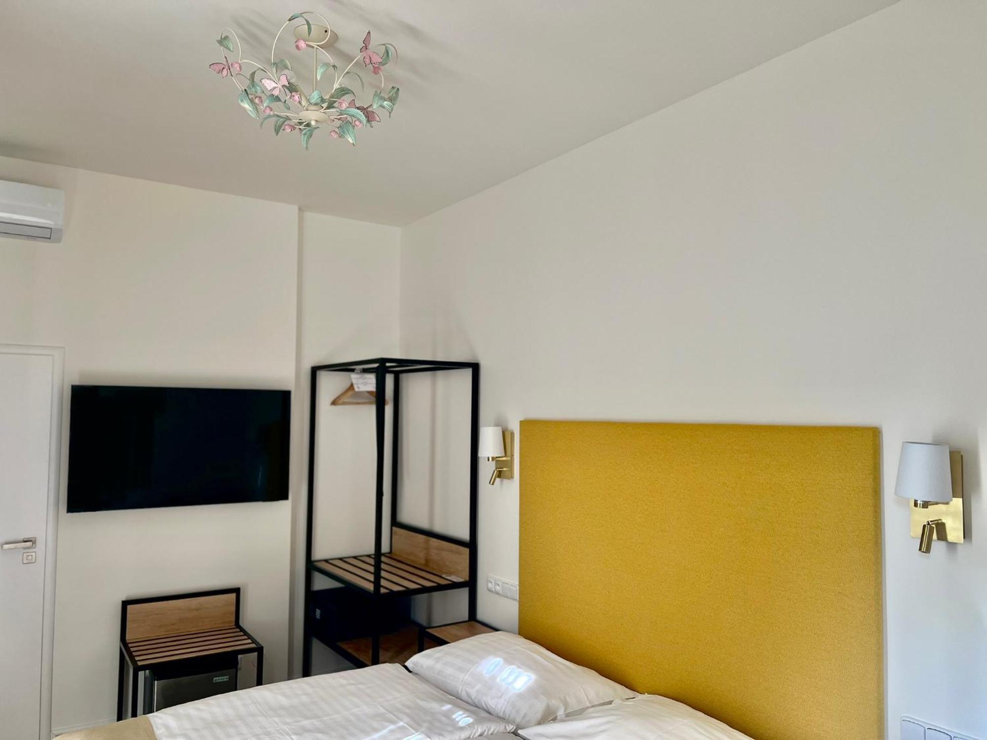 Garden Court Hotel 4*